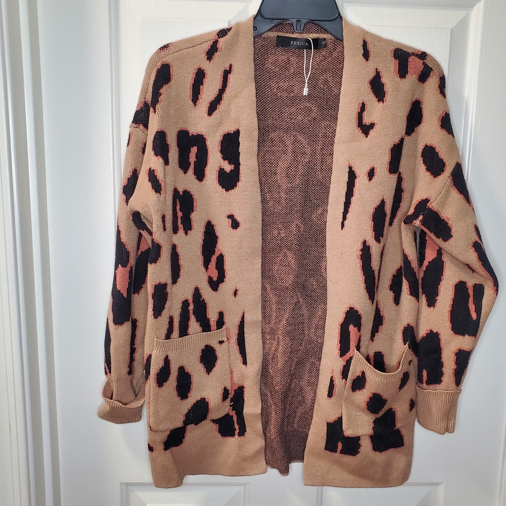 NWOT Tan and Black Leopard Print Cardigan Sweater‎
